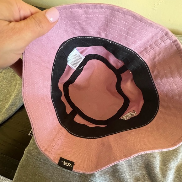 Vans Off the Wall sweatshirt & bucket hat set girls sz small. Adorable! New! - Picture 12 of 12